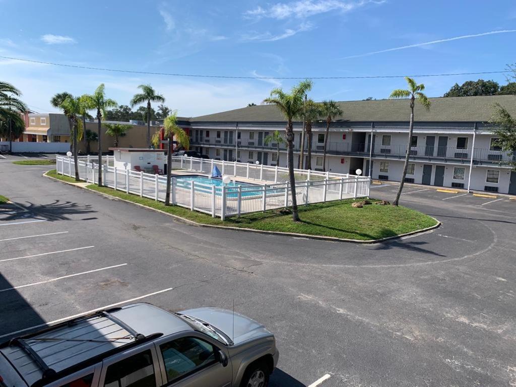 La Casa Inn New Port Richey Gulf Beach Us-19 Eksteriør billede